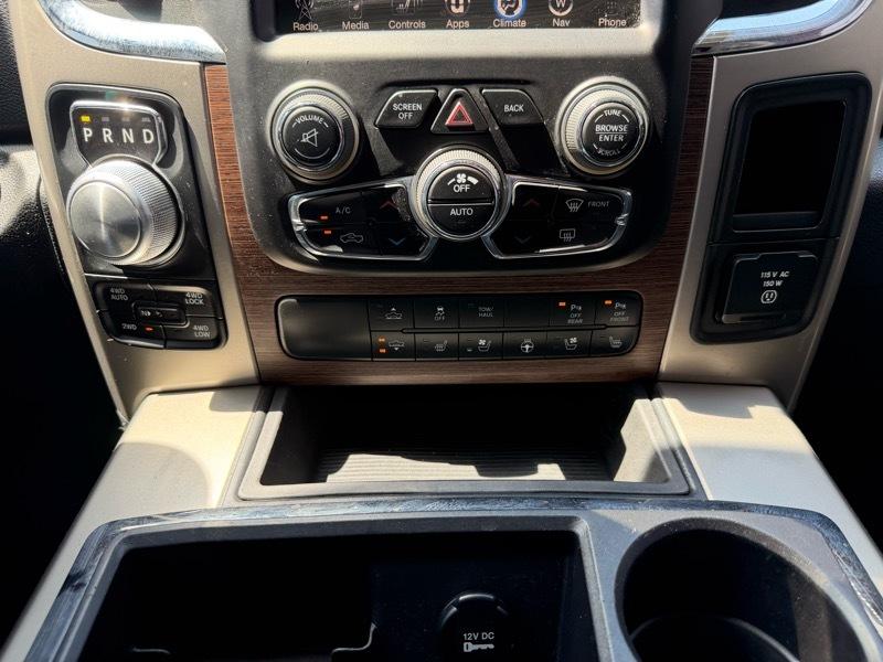 RAM 1500 Laramie Quad Cab 4WD 2014