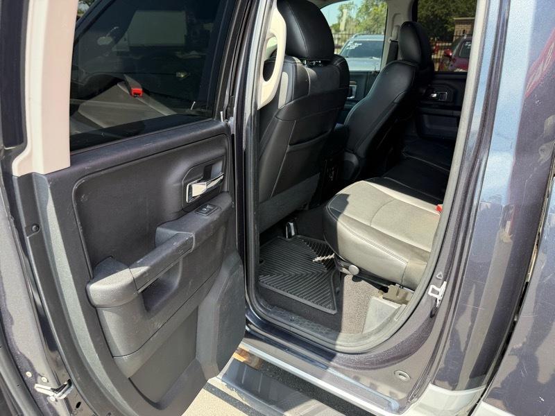 RAM 1500 Laramie Quad Cab 4WD 2014
