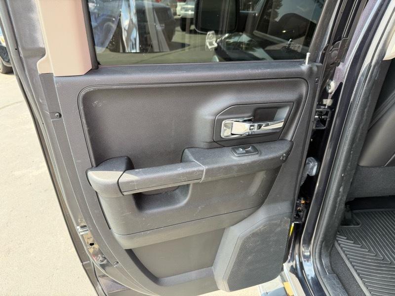 RAM 1500 Laramie Quad Cab 4WD 2014