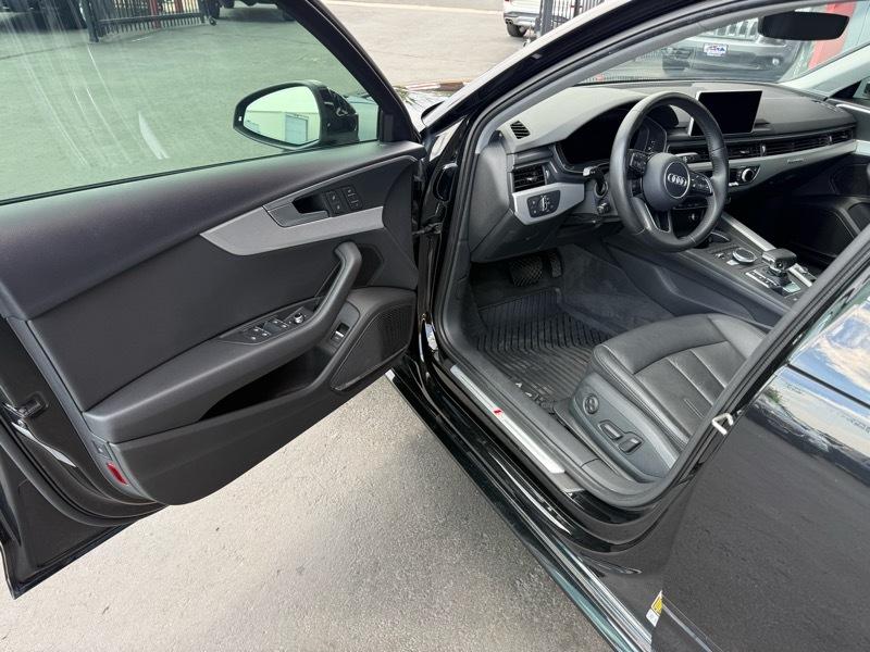 Audi A4 2.0T Premium Plus quattro Sedan 2017