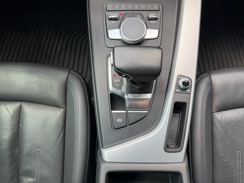 Audi A4 2.0T Premium Plus quattro Sedan 2017
