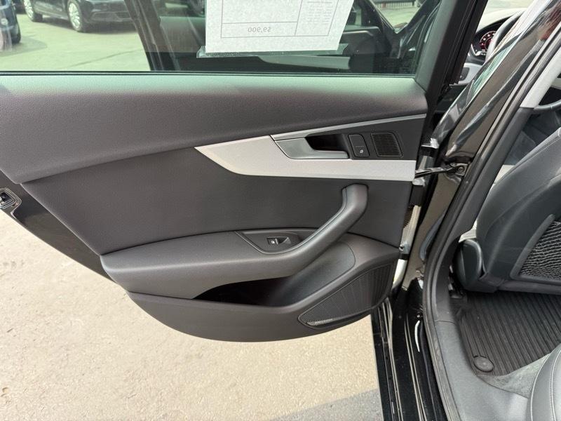 Audi A4 2.0T Premium Plus quattro Sedan 2017