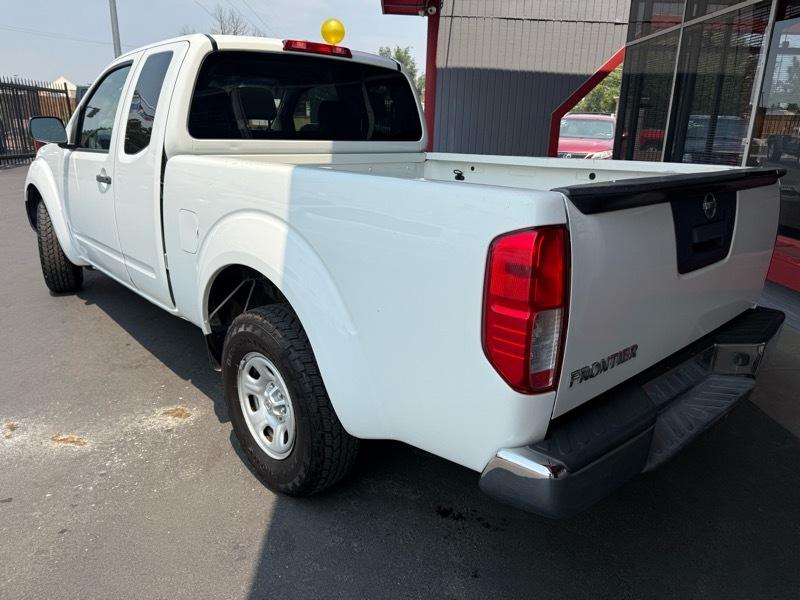 Nissan Frontier S King Cab I4 5MT 2WD 2016