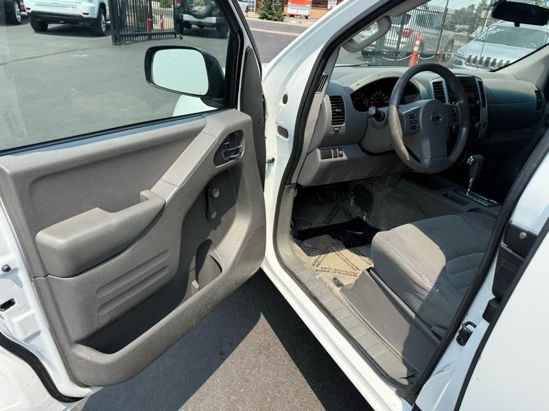 Nissan Frontier S King Cab I4 5MT 2WD 2016