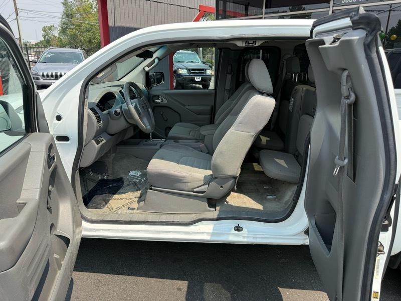 Nissan Frontier S King Cab I4 5MT 2WD 2016
