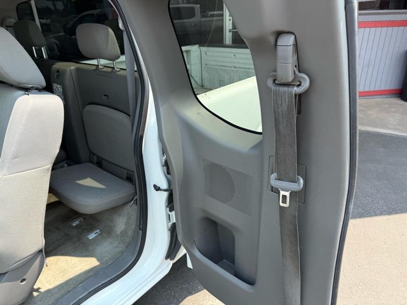 Nissan Frontier S King Cab I4 5MT 2WD 2016