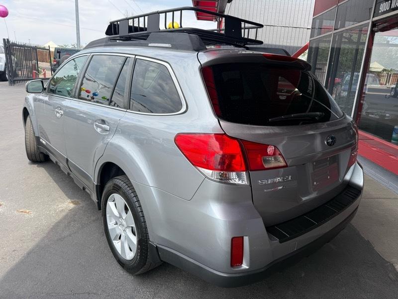 Subaru Outback 2.5i Premium 2011