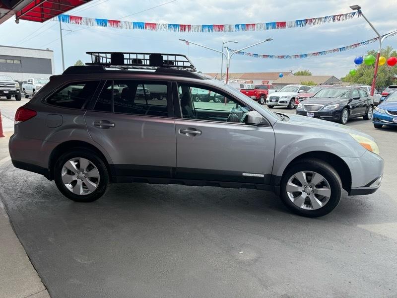 Subaru Outback 2.5i Premium 2011