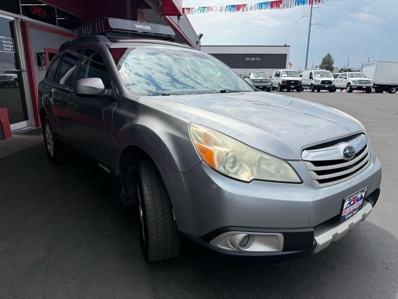 Subaru Outback 2.5i Premium 2011
