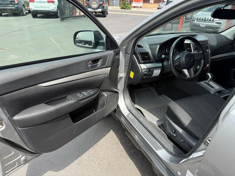 Subaru Outback 2.5i Premium 2011