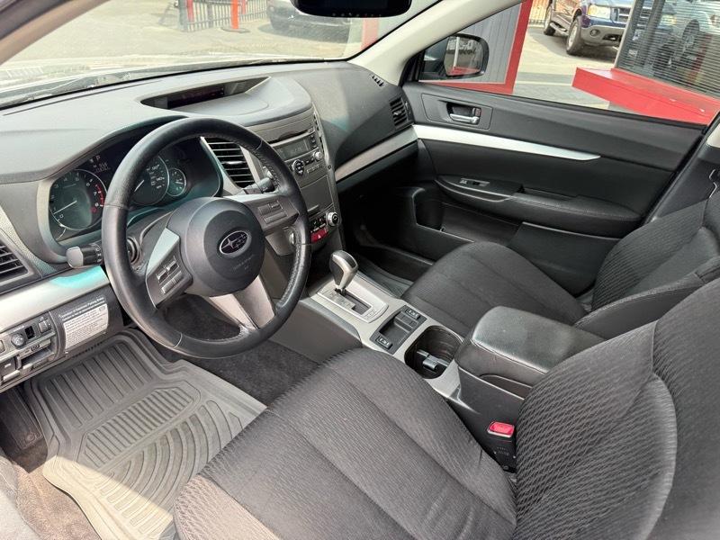 Subaru Outback 2.5i Premium 2011