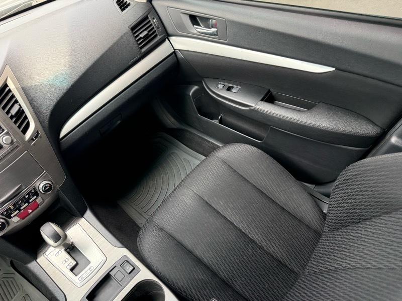 Subaru Outback 2.5i Premium 2011
