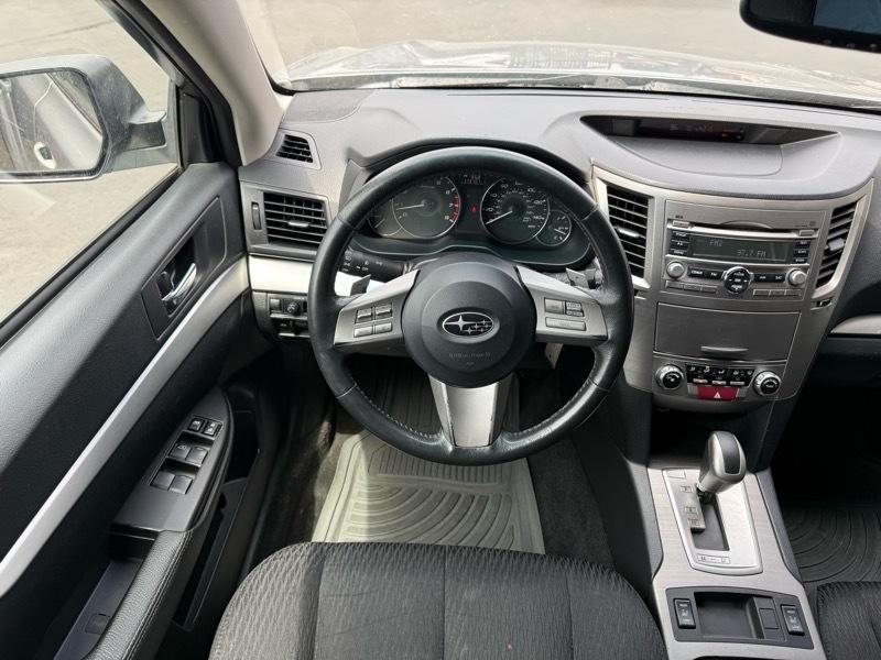 Subaru Outback 2.5i Premium 2011