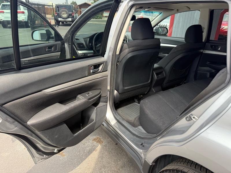 Subaru Outback 2.5i Premium 2011