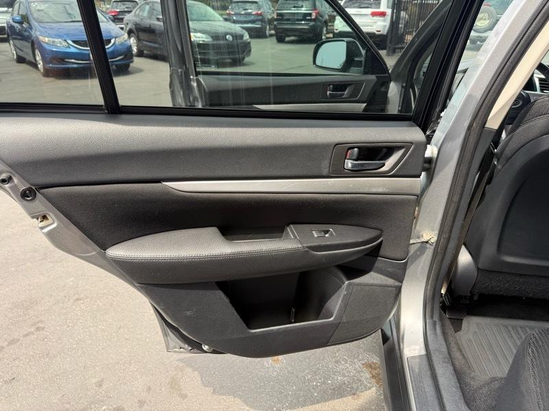 Subaru Outback 2.5i Premium 2011