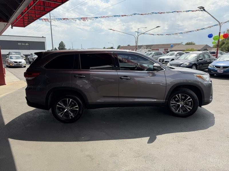 Toyota Highlander LE FWD I4 2019