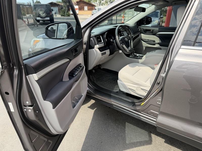 Toyota Highlander LE FWD I4 2019