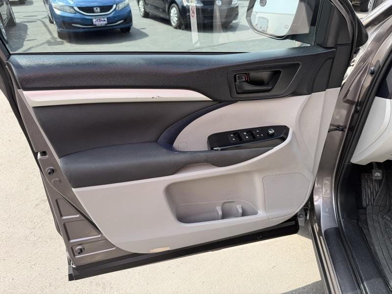Toyota Highlander LE FWD I4 2019