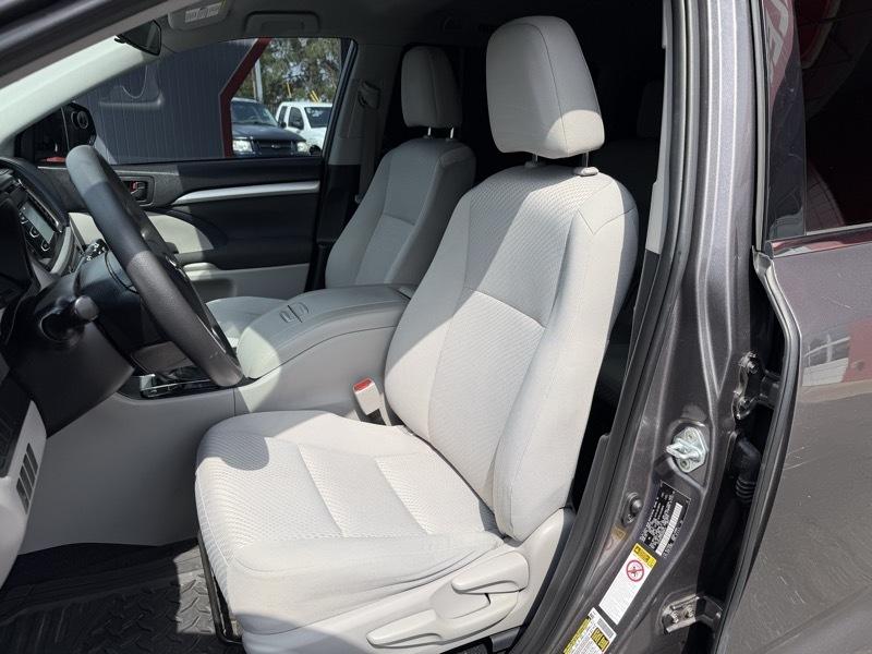Toyota Highlander LE FWD I4 2019