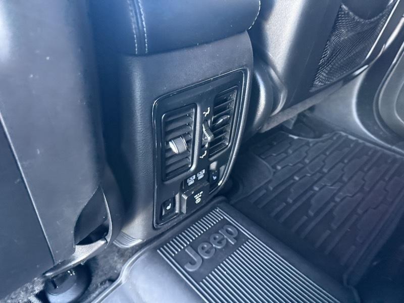 Jeep Grand Cherokee Limited 4WD 2015