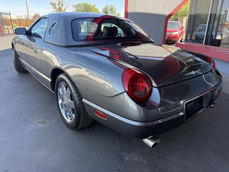 Ford Thunderbird Deluxe 2003