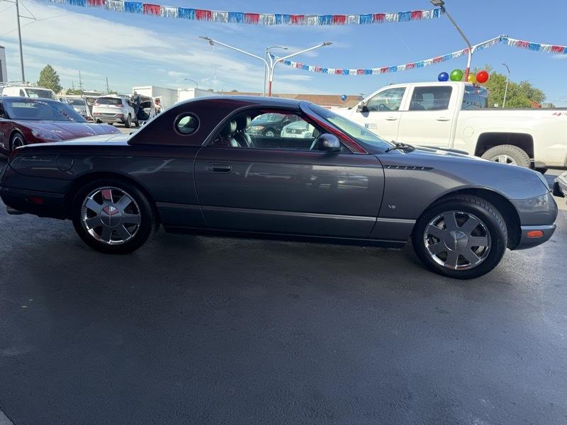 Ford Thunderbird Deluxe 2003