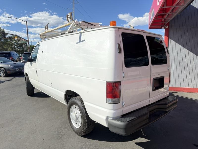 Ford Econoline E-250 2011
