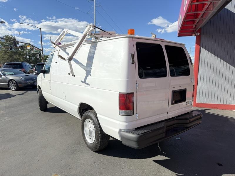 Ford Econoline E-250 2011
