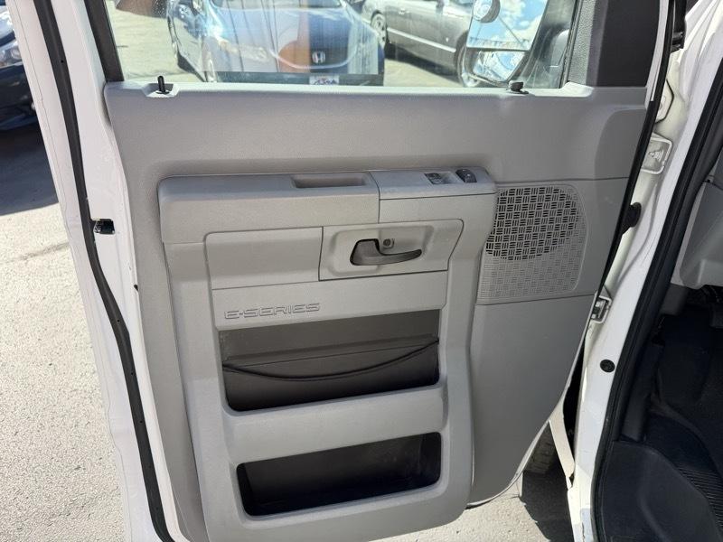 Ford Econoline E-250 2011