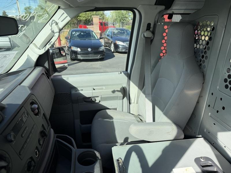 Ford Econoline E-250 2011