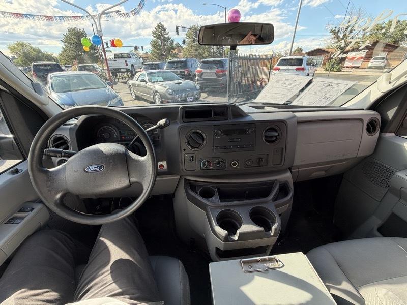 Ford Econoline E-250 2011