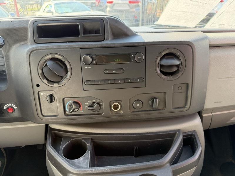 Ford Econoline E-250 2011