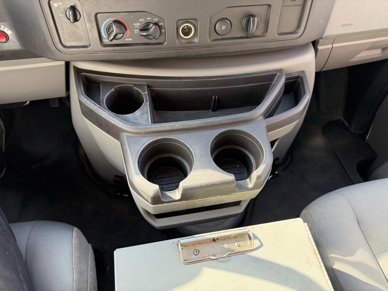 Ford Econoline E-250 2011