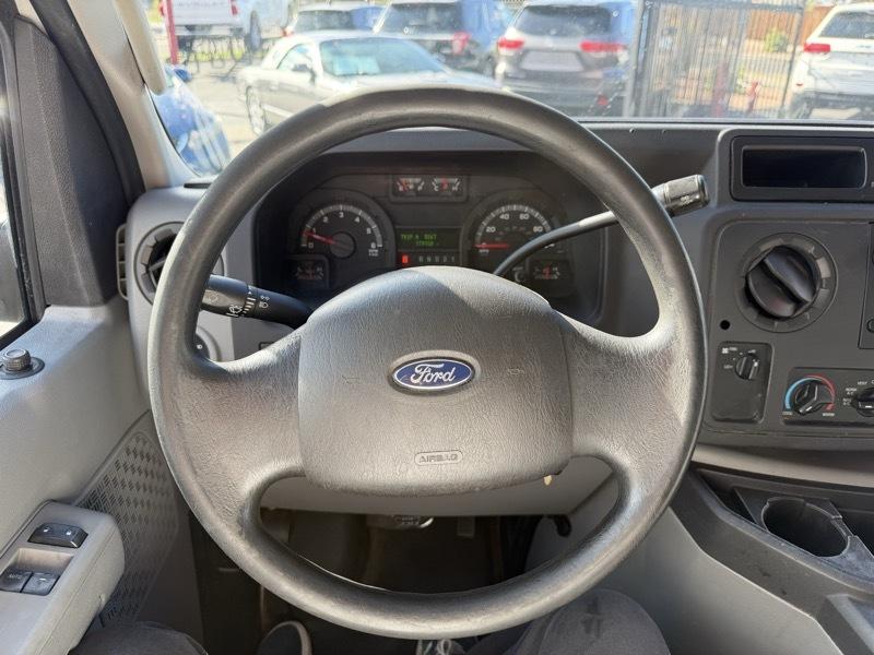 Ford Econoline E-250 2011