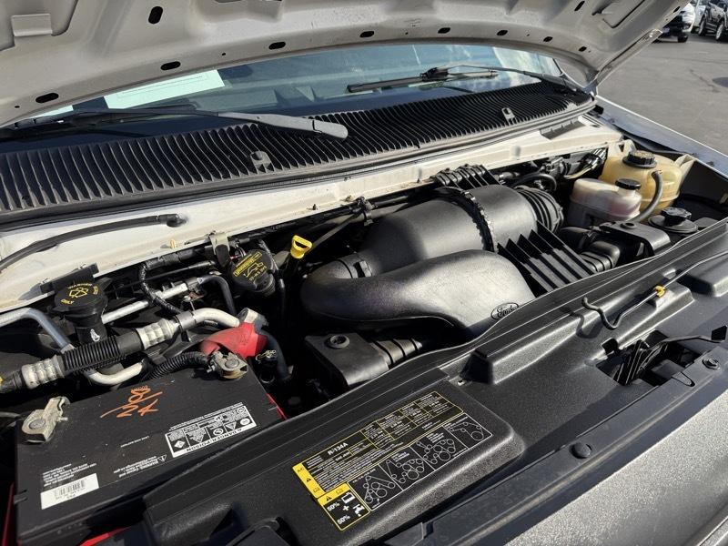 Ford Econoline E-250 2011