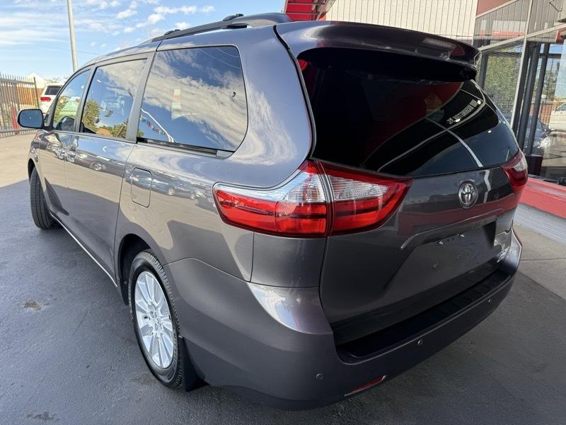 Toyota Sienna Limited AWD 7-Passenger V6 2015