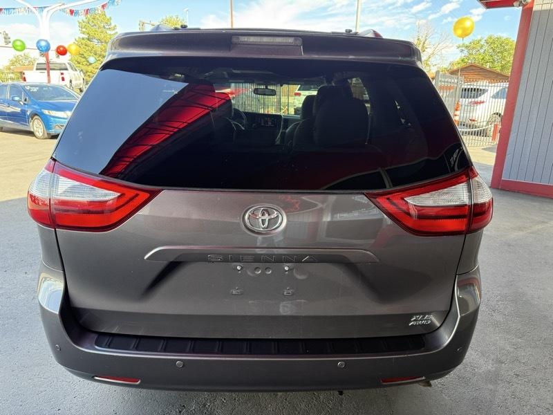 Toyota Sienna Limited AWD 7-Passenger V6 2015