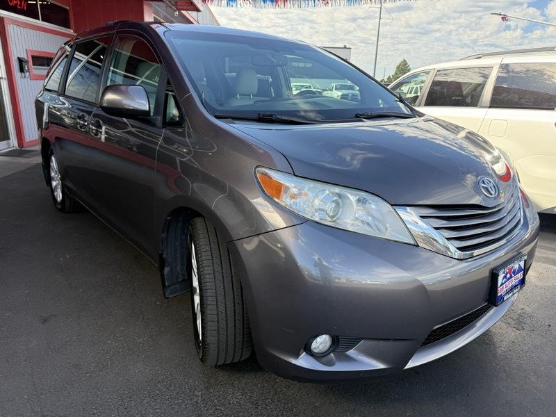 Toyota Sienna Limited AWD 7-Passenger V6 2015