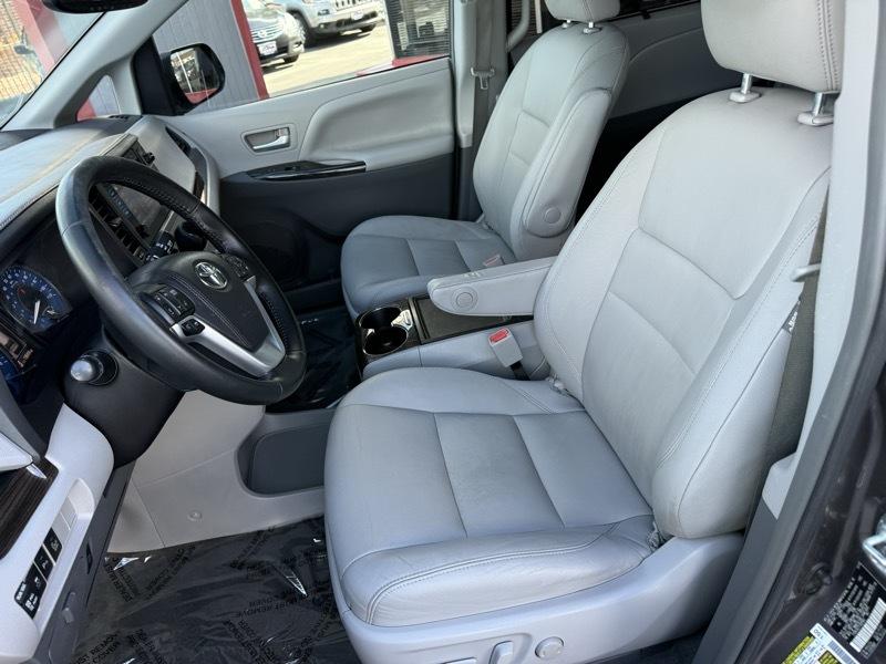 Toyota Sienna Limited AWD 7-Passenger V6 2015