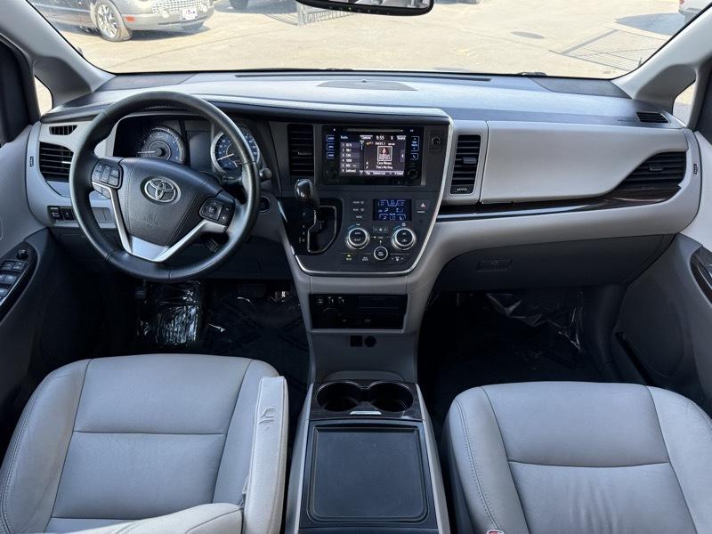 Toyota Sienna Limited AWD 7-Passenger V6 2015