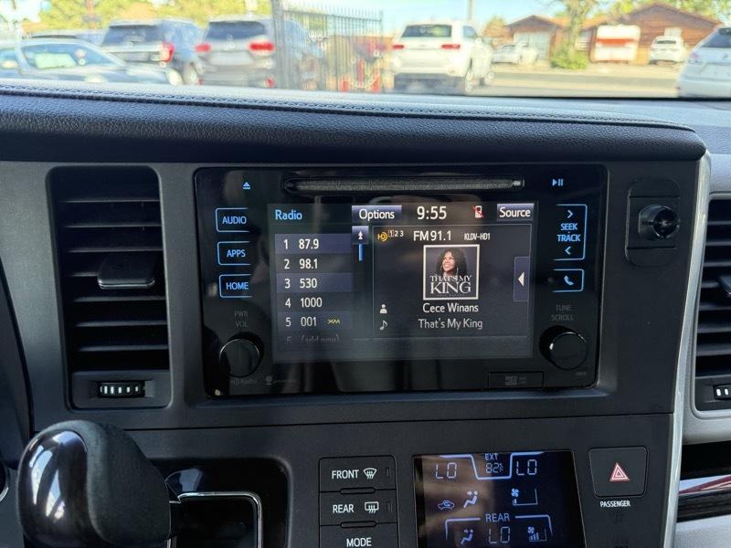 Toyota Sienna Limited AWD 7-Passenger V6 2015