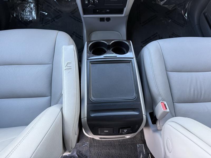 Toyota Sienna Limited AWD 7-Passenger V6 2015