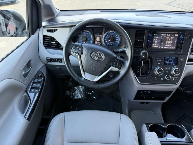 Toyota Sienna Limited AWD 7-Passenger V6 2015