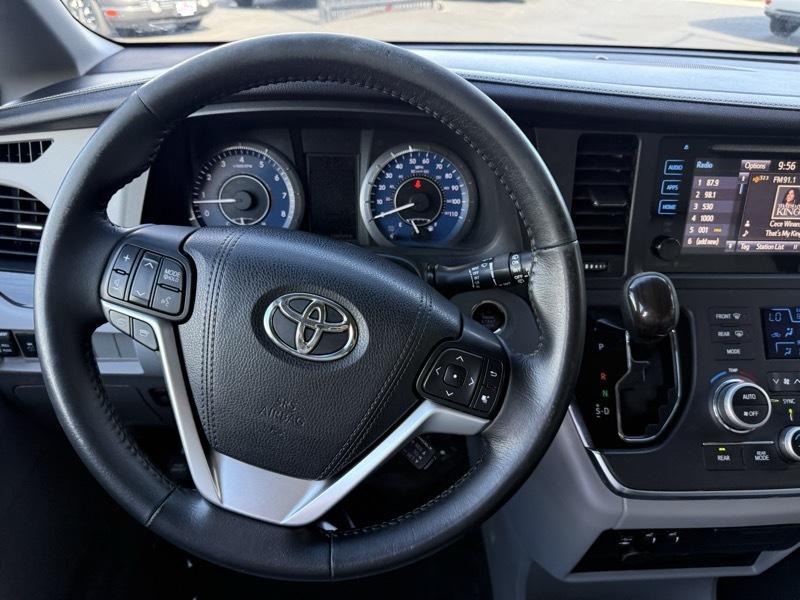 Toyota Sienna Limited AWD 7-Passenger V6 2015