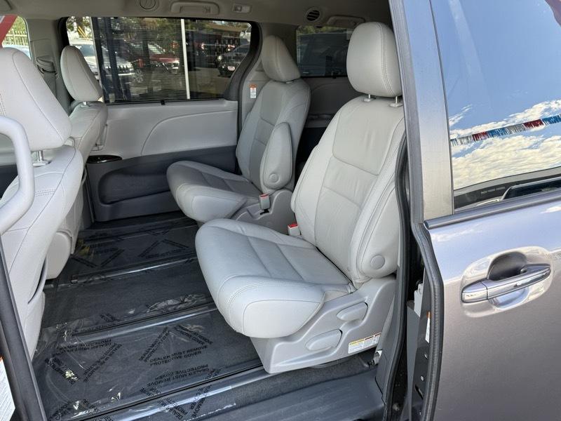 Toyota Sienna Limited AWD 7-Passenger V6 2015