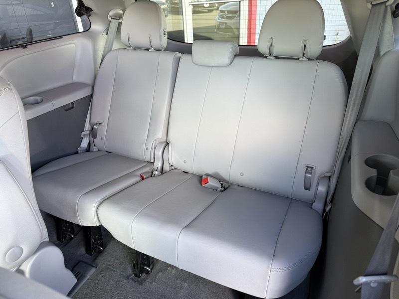 Toyota Sienna Limited AWD 7-Passenger V6 2015