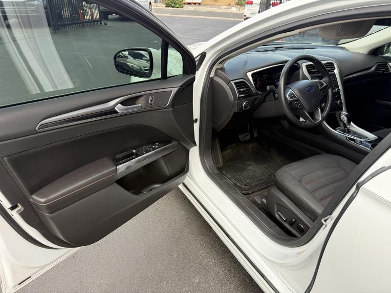 Ford Fusion SE 2013