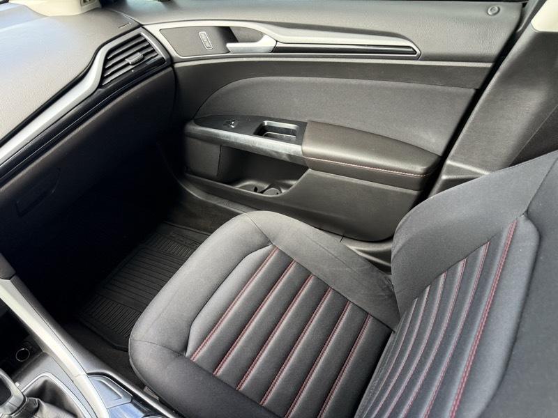 Ford Fusion SE 2013