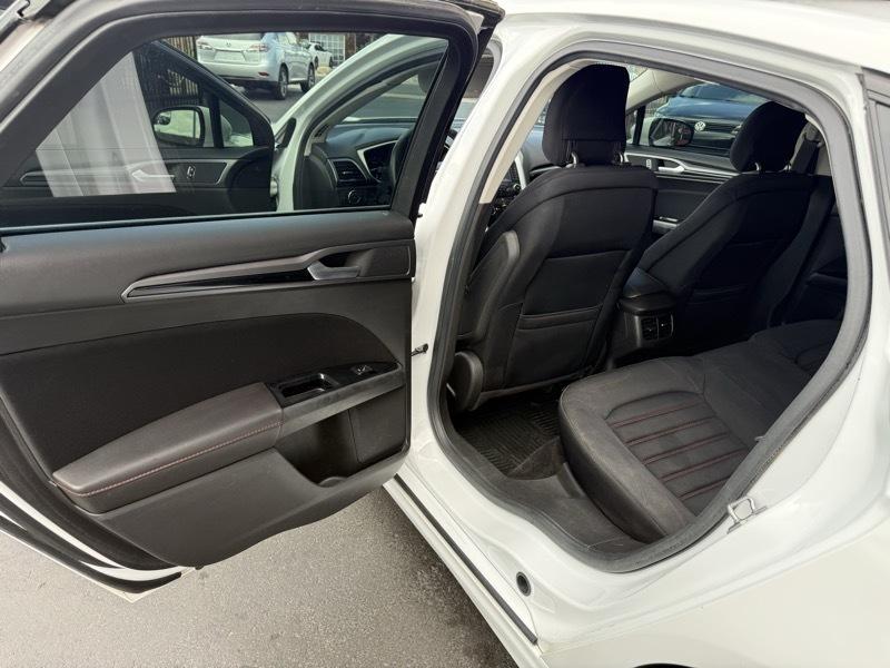 Ford Fusion SE 2013
