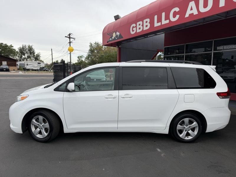 Toyota Sienna LE FWD 8-Passenger V6 2013